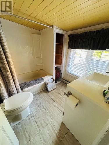 16 Country Road, Bay Roberts, NL - Indoor