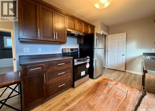 212 Garnet Street, Regina, SK - Indoor Photo Showing Kitchen