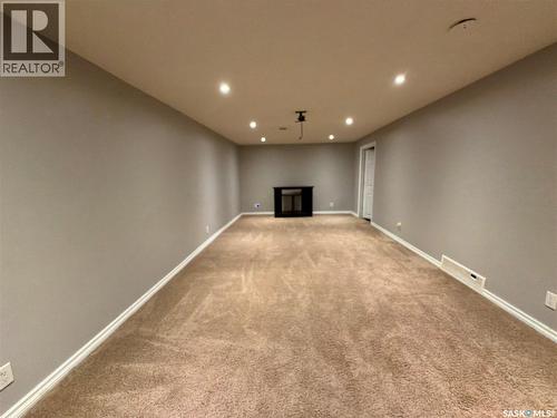 212 Garnet Street, Regina, SK - Indoor