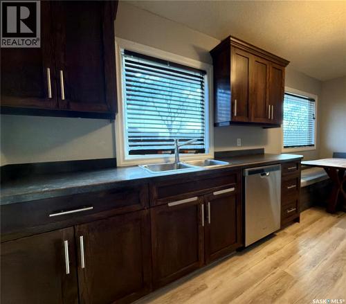 212 Garnet Street, Regina, SK - Indoor Photo Showing Kitchen With Double Sink