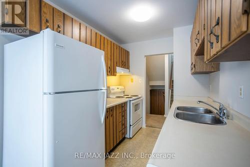 77 Caronia Square, Toronto (Malvern), ON - Indoor Photo Showing Kitchen With Double Sink