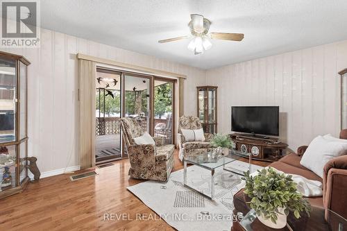 126 Pinewood Boulevard, Kawartha Lakes (Carden), ON - Indoor Photo Showing Living Room