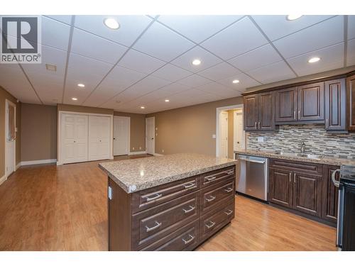 7903 Lakeview Drive, Coldstream, BC - Indoor Photo Showing Kitchen With Upgraded Kitchen