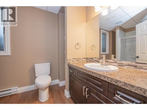 7903 Lakeview Drive, Coldstream, BC - Indoor Photo Showing Bathroom