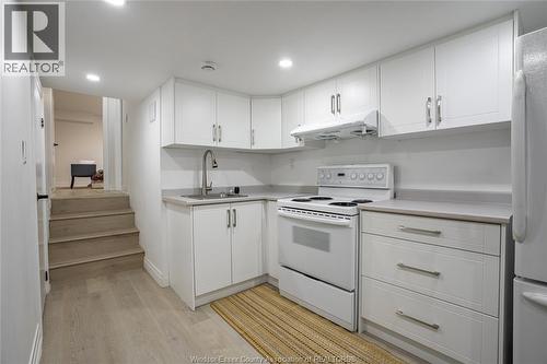 3158 Briarbank, Windsor, ON - Indoor Photo Showing Kitchen