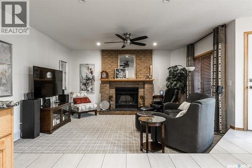 638 Hurley Crescent, Saskatoon, SK - Indoor Photo Showing Living Room With Fireplace