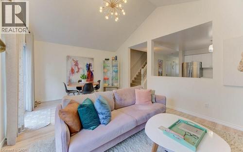 707 Paris Boulevard, Waterloo, ON - Indoor Photo Showing Living Room