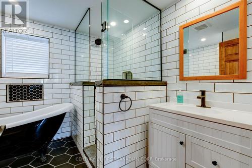 10771 Melrose Drive, Middlesex Centre, ON - Indoor Photo Showing Bathroom