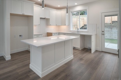 4546 Suncrest Rd, Nanaimo, BC 