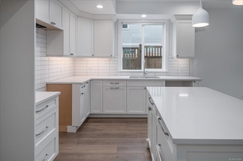 4544 Suncrest Rd, Nanaimo, BC 