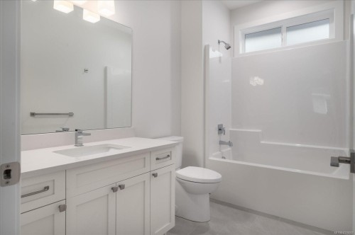 4544 Suncrest Rd, Nanaimo, BC 