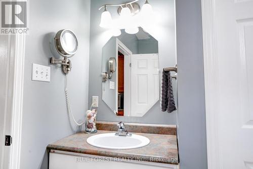 210 Jane Street, West Elgin (Rodney), ON - Indoor Photo Showing Bathroom