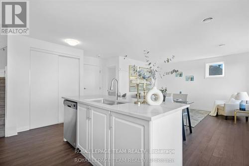C - 440 Via Verona Avenue, Ottawa, ON - Indoor Photo Showing Kitchen With Double Sink