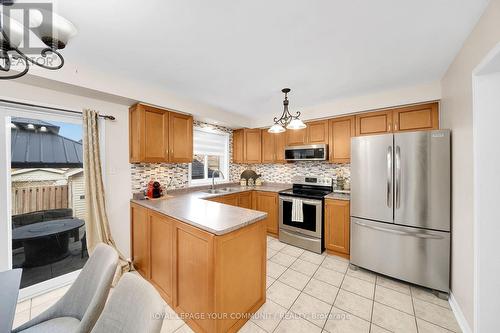 170 Tiller Trail, Brampton, ON - Indoor Photo Showing Kitchen