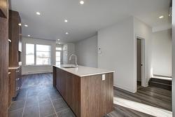 3196B Rue Roger  Sainte-Marthe-Sur-Le-Lac, QC J0N 1P0