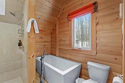 Salle de bains attenante à la CCP - 