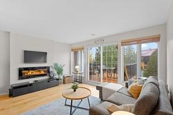 122 Av. Hochar  Saint-Sauveur, QC J0R 1R3