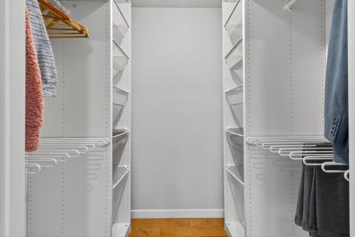 81-1201 Cameron Avenue, Kelowna, BC - Indoor With Storage