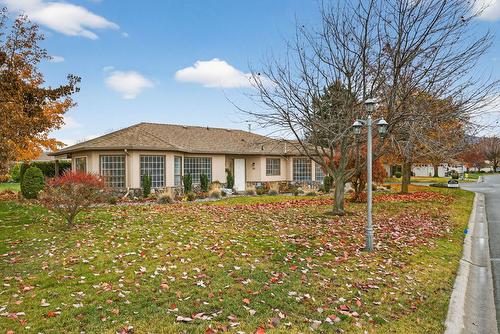 81-1201 Cameron Avenue, Kelowna, BC - Outdoor