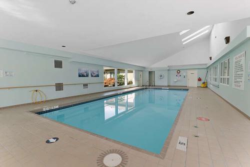 81-1201 Cameron Avenue, Kelowna, BC - Indoor Photo Showing Other Room With In Ground Pool