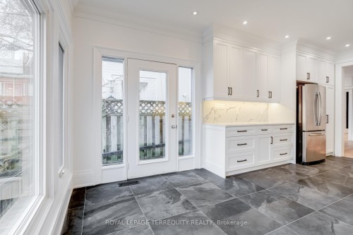 5 Aberdeen Avenue, Toronto, ON - Indoor