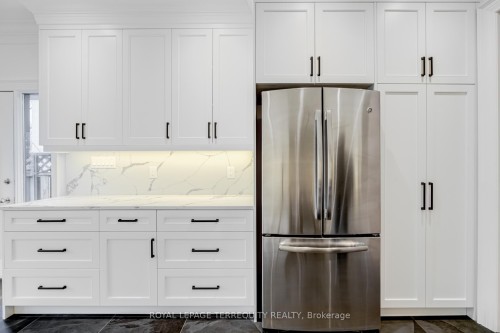 5 Aberdeen Avenue, Toronto, ON - Indoor Photo Showing Kitchen