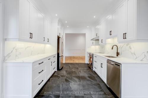 5 Aberdeen Avenue, Toronto, ON - Indoor Photo Showing Kitchen With Upgraded Kitchen