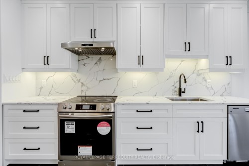 5 Aberdeen Avenue, Toronto, ON - Indoor Photo Showing Kitchen With Upgraded Kitchen