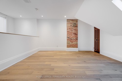 5 Aberdeen Avenue, Toronto, ON - Indoor Photo Showing Other Room