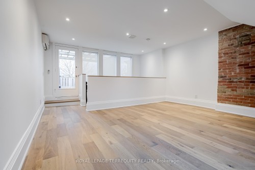 5 Aberdeen Avenue, Toronto, ON - Indoor Photo Showing Other Room