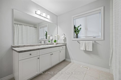 4040 Stadelbauer Drive, Lincoln, ON - Indoor Photo Showing Bathroom