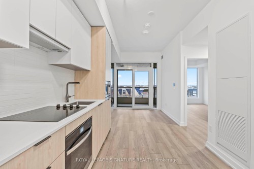 527-1007 The Queensway N/A, Toronto, ON - Indoor Photo Showing Kitchen