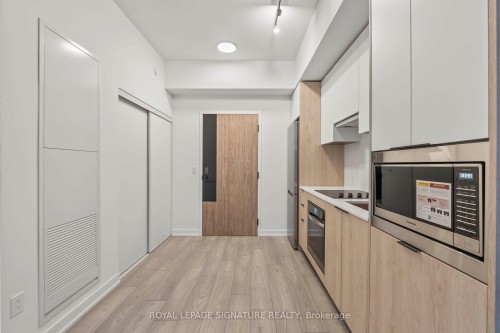 527-1007 The Queensway N/A, Toronto, ON - Indoor Photo Showing Kitchen