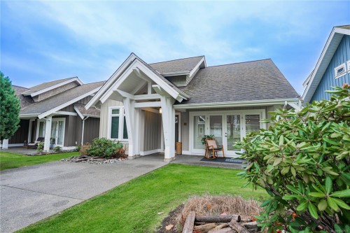 15-5251 Island Hwy West, Qualicum Beach, BC 
