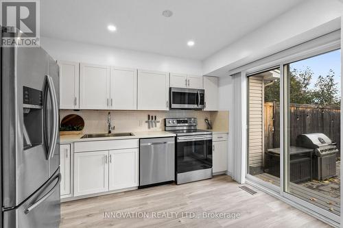 20 Banchory Crescent, Ottawa, ON - Indoor Photo Showing Kitchen