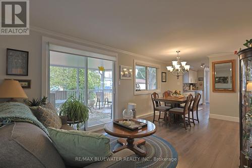 93 Shannon Boulevard, South Huron (Stephen), ON - Indoor Photo Showing Living Room