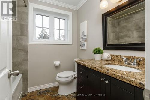 2088 Saxon Road, Oakville, ON - Indoor Photo Showing Bathroom