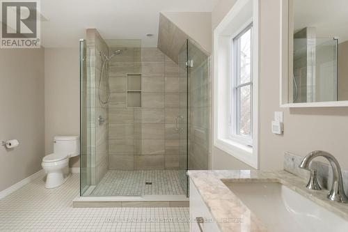 2088 Saxon Road, Oakville, ON - Indoor Photo Showing Bathroom