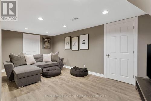2088 Saxon Road, Oakville, ON - Indoor
