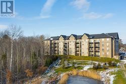 412 - 44 FERNDALE DRIVE S  Barrie, ON L4N 2V1