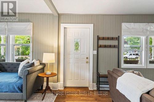 40 Grosvenor Street S, Saugeen Shores, ON - Indoor Photo Showing Living Room