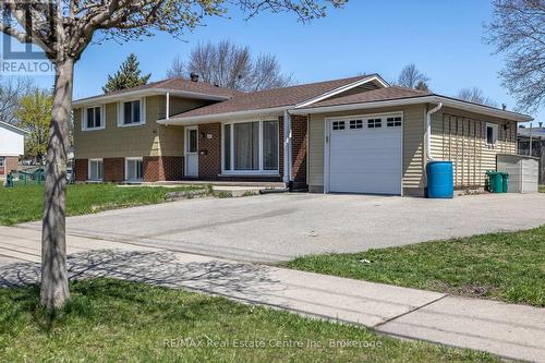 461 Strasburg Road, Kitchener, ON - Outdoor With Facade
