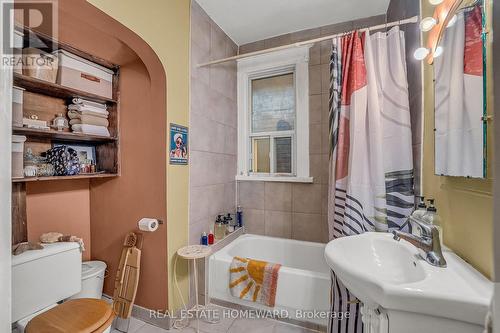 272 Keele Street, Toronto, ON - Indoor Photo Showing Bathroom