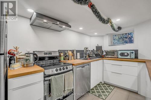 272 Keele Street, Toronto, ON - Indoor Photo Showing Kitchen