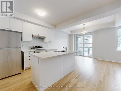 5909 Saigon Street, Mississauga, ON - Indoor Photo Showing Kitchen With Double Sink