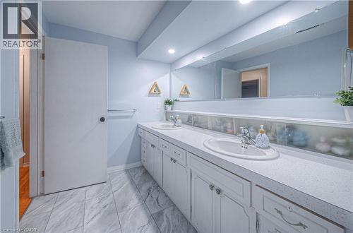 148 Strathcona Crescent, Kitchener, ON - Indoor Photo Showing Bathroom