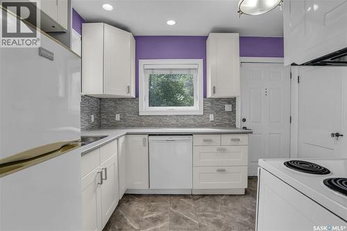 107 28Th Street W, Saskatoon, SK - Indoor Photo Showing Kitchen