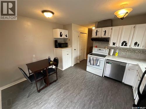 62 Andrews Crescent, Regina, SK - Indoor Photo Showing Kitchen