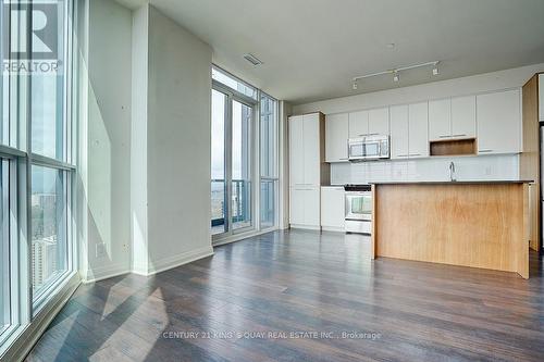 3505 - 5 Valhalla Inn Road Nw, Toronto, ON - Indoor Photo Showing Kitchen