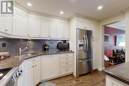 #2005 - 1400 Dixie Road, Mississauga, ON - Indoor Photo Showing Kitchen